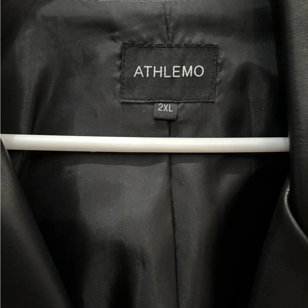 Women leather jacket - Picture 3 of 4